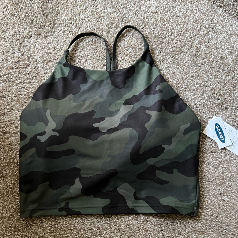 Women active crop top with built in padding